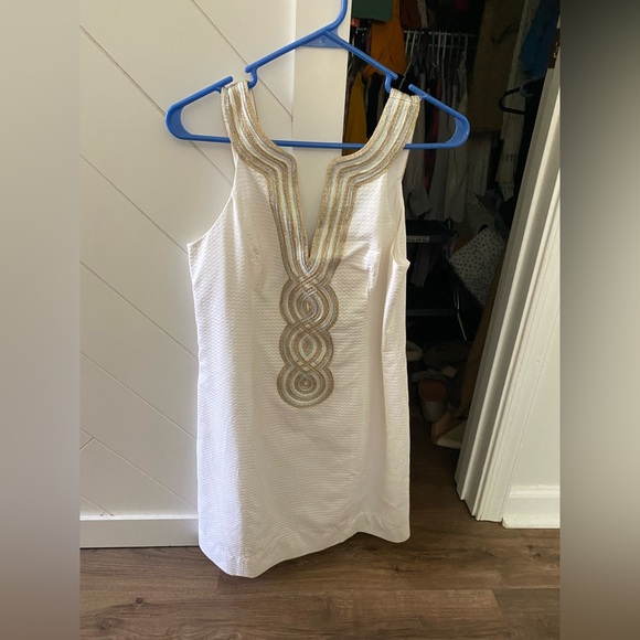 Size 6 Lily dress, worn once! Great for brides - Picture 1 of 3